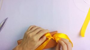 How to tie a diagonal ribbon beautifully on gift box | 禮物盒斜綁蝴蝶結的打法 #bowMaking on gift box