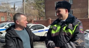 В Иркутске полицейские оперативно доставили  в больницу новорожденную малышку