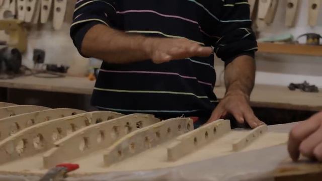 Mazda Discovers - Episode 1: Surfboard shaping in Portugal смотреть онлайн