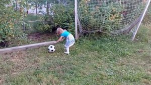 финал лиги чемпионов.прикол.дети играют в футбол