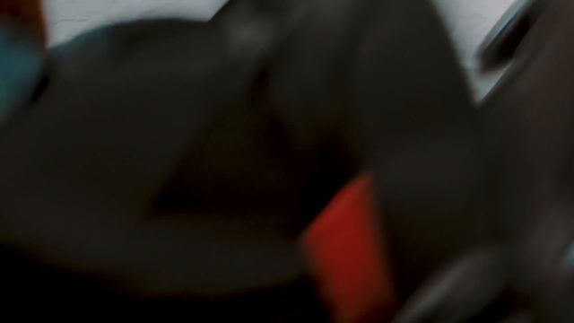 Износостойкая краска для стен – Dulux Diamond Max Protect смотреть онлайн