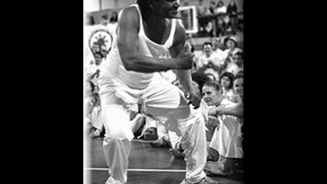 Musica 1º cd Capoeira Conquistador Da Liberdade- Oxossi смотреть онлайн