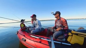 Cемейная рыбалка с лодки - ПАПИНЫ СЛЕЗЫ и радость :)