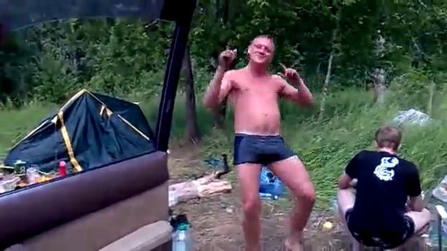 Делай Вась, делай! Ну жигани, братан!!! И Вася жиганул :DD смотреть онлайн