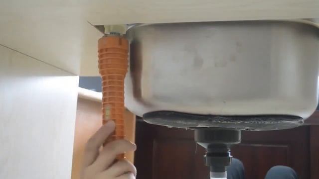 Многофункциональный ключ сантехника для раковин смотреть онлайн