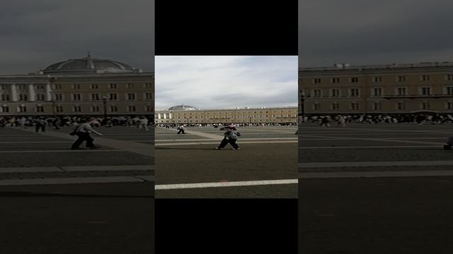 Дворцовая площадь. Александрийский столп!