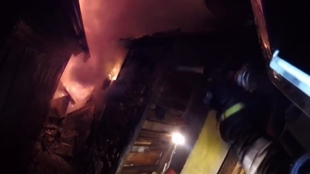 #61. Крупный пожар / Горят садовые дома смотреть онлайн