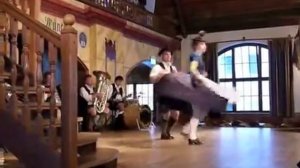 Баварские танцы в Хофбройхауз