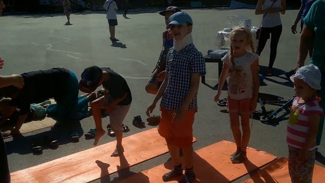 ТРАНСФОРМЕР танцы и РАСТЯЖЕНИЕ что общего? МЕЖДУНАРОДНЫЙ ДЕНЬ ЙОГИ CREATES Elisei&Esenia I LOVE YOG смотреть онлайн