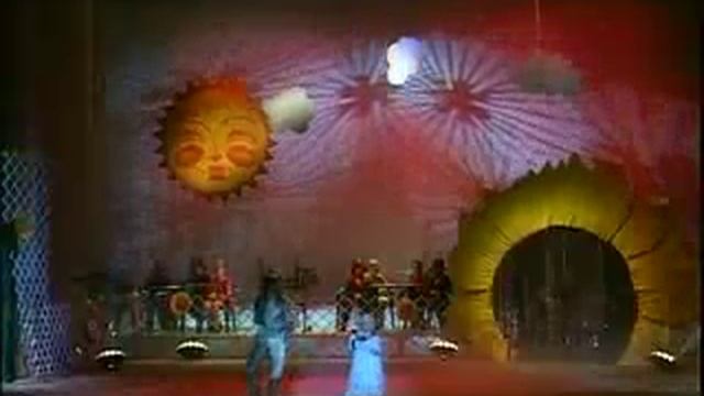 Аня РУСАКОВА, Алена ДЕМЧЕНКО - Аленький цветочек смотреть онлайн