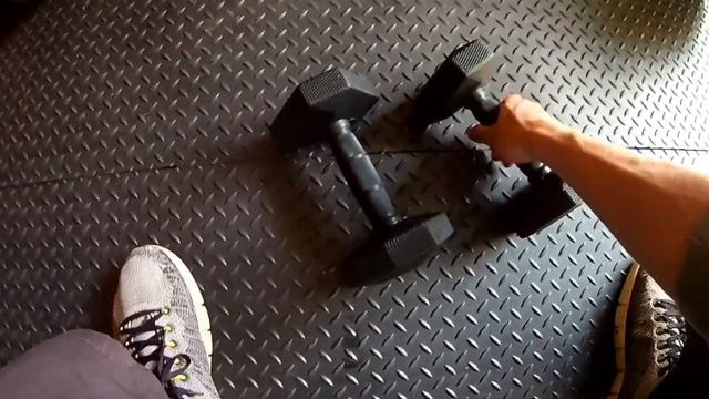 Battling Dude Dumbbells Unboxing - 5KG from Decathlon смотреть онлайн