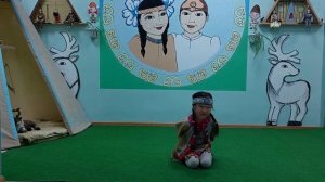 Петрова Кюннэй, народный танец "Һээдьэ"