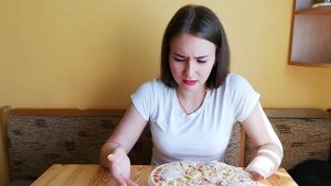 Пробую пиццу La Trattoria за 110 рублей