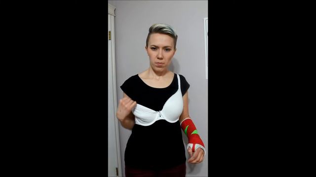 How to Put On Your Bra With Your Broken Arm: Life With A Cast (Broken Arm) Episode 12 смотреть онлайн