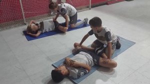 Растяжка вратарей после ледовой тренировки