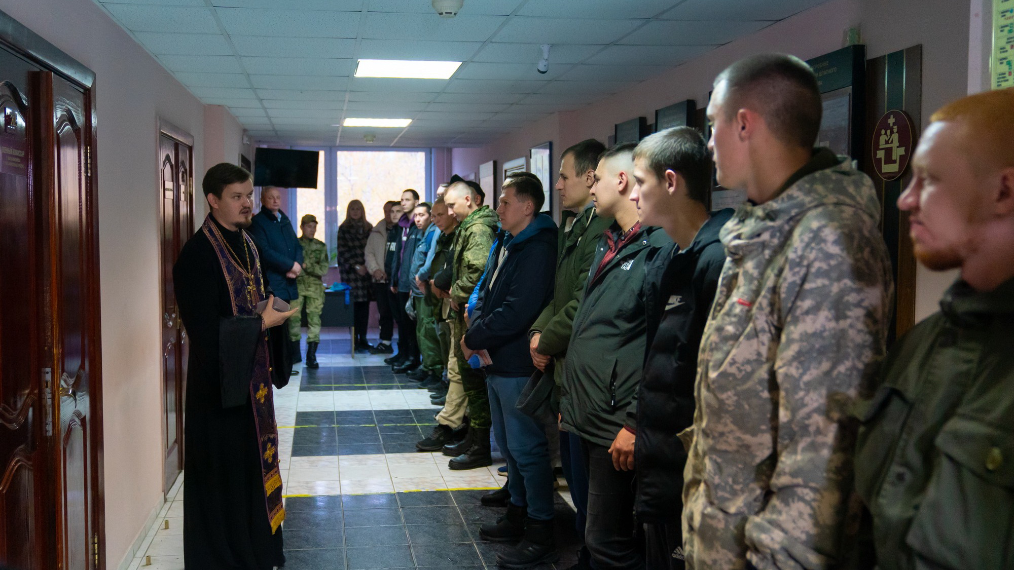 В Югре проводили на службу первую группу мобилизованных