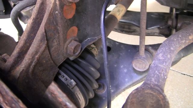 2006 Hyundai Tucson Driver front side control arm bushing noise смотреть онлайн