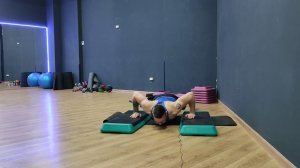 Самые эффективные отжимания для груди - отжимания "в колодец"