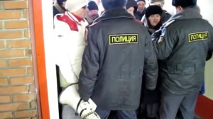 Митинг в Лужниках. Людей удерживают насильно