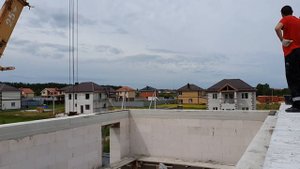 монтаж плит перекрытия / хотели ровно, а получилась плоская / крыша