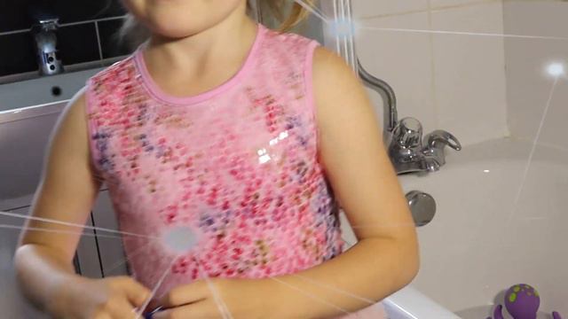 Golden fish fulfills three Sophie's wishes. смотреть онлайн