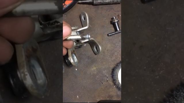 Как отремонтировать авто петлю на примере Rav4 (20)