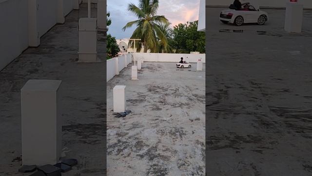 Syamanth Driving skills || kids driving skills || kids battery car смотреть онлайн