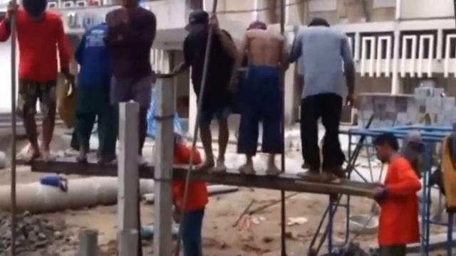 Приколы на стройке Забей сваю смотреть онлайн