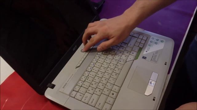 Как не попасться на развод в сервисе? И почему нельзя покупать ноутбуки на Авито? смотреть онлайн