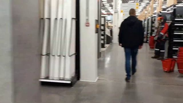 Переезд в Ленинградскую область. Заказали облицовочный кирпич.Сергей хочет и молчит .И носом крутит смотреть онлайн