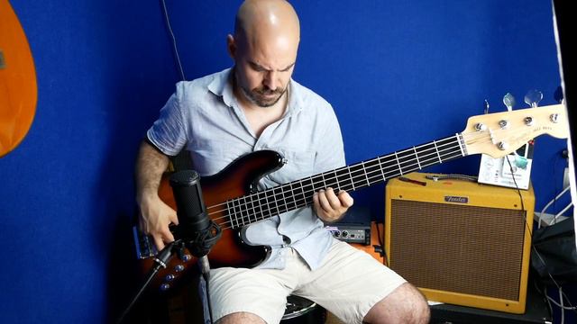 Squier Deluxe V ¿La PEOR quinta cuerda del mundo? (ENG Subs). [🇺🇸ENG🇬🇧 subs] смотреть онлайн