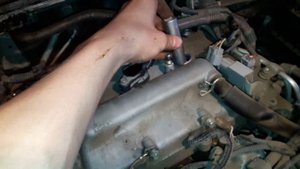 Toyota Corolla. Замена свечей зажигания.