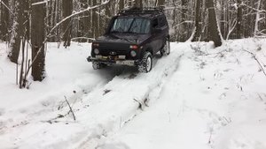 АТ буксуют, МТ штурмуют - Первый снежный лайт офроуд на Нивах