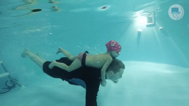 Грудничковое плавание в ТоТо Настя 2 года 11 месяцев