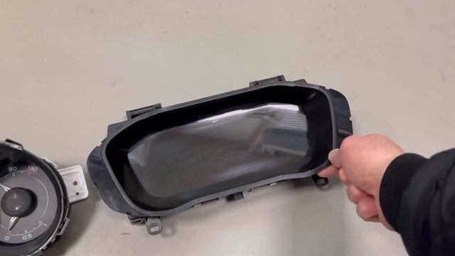 Установка заводской панели приборов (электронной) в весту старого образца. смотреть онлайн