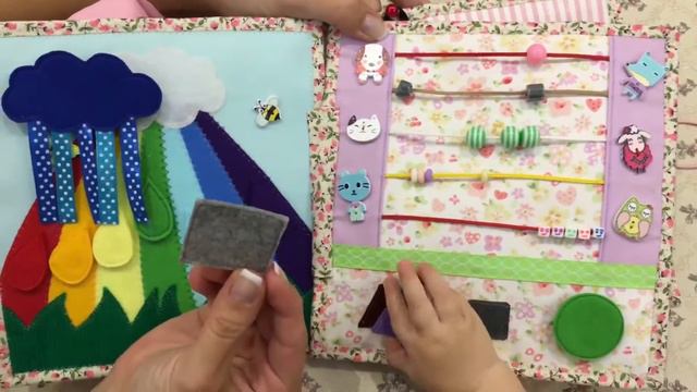 Малыш играет с развивающей книгой KateforKids. смотреть онлайн