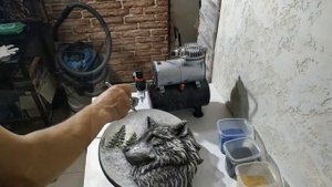 Декоративное гипсовое панно Волк. Покраска.