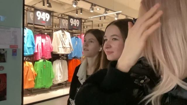 Меня прокляли. Уговорила Киру на шопинг. Будем бомжевать. смотреть онлайн