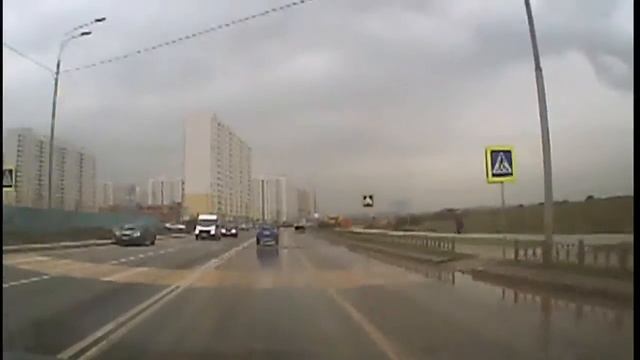 Жуткая грязь от стройки "ПИКа" в Мытищах. смотреть онлайн