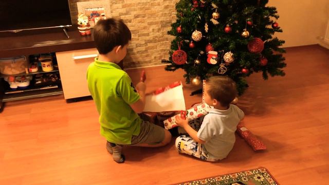 Opening presents| Открываем подарки на Новый год | HEDİYE AÇMA смотреть онлайн