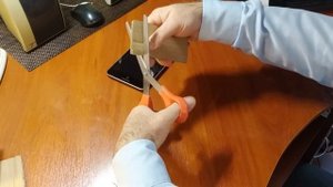 Подставка для телефона своими руками. И для планшета! Очень просто и быстро!