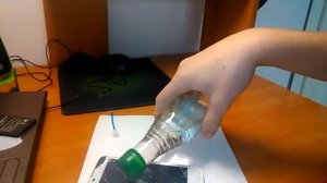 Что будет если пролить уксус на экран телефона.