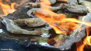 Survival in the rainforest - Cooking shrimp on a rock for eat