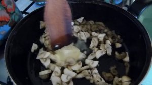 Старинное блюдо из 17 века/Куриные гребешки под соусом/Картофельное пюре