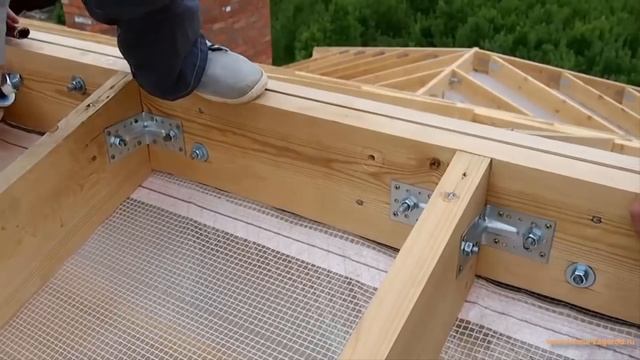 КОНЕК КРЫШИ МЕТОДОМ ВНАХЛЕСТ смотреть онлайн