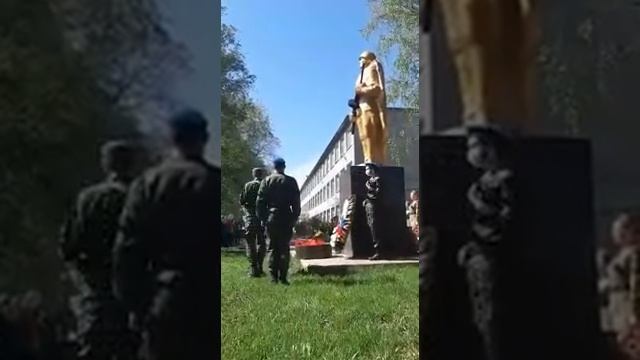 Смена караула у памятника павшим воинам смотреть онлайн