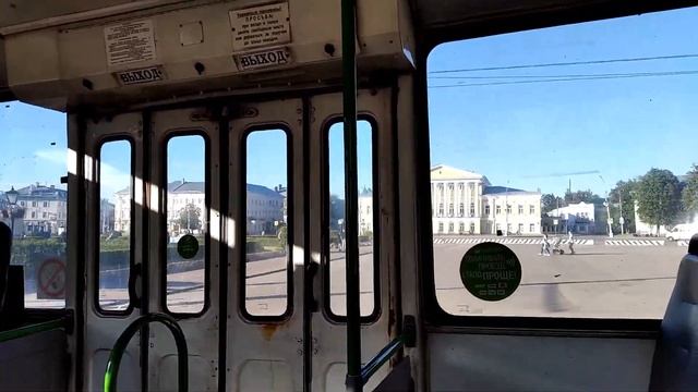 Катаемся на троллейбусе  ЗиУ-682Г-016.05 по 2 маршруту от Привокзальной площади до Тролл.депо