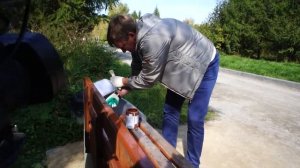 Директор СИБЭКО Руслан Власов на субботнике в Новосибирском Дендропарке