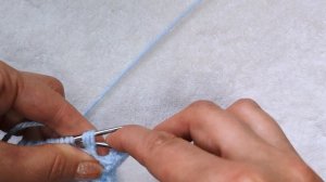 Морской бриз. Ажурный узор с объемными, горизонтальными полосами спицами. 210