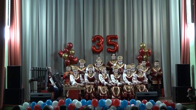 Ой, при лужку, при лужке. БЕЛОЯРСКИЕ ЛОЖКАРИ смотреть онлайн